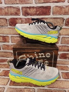 Pre-owned Hoka One One Clifton 6